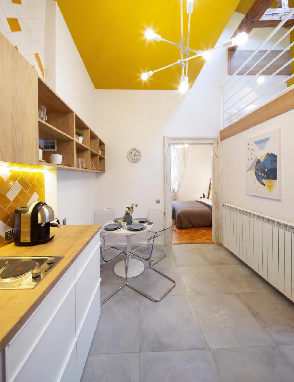 קלוז'-נאפוקה Yellow Apartment מראה חיצוני תמונה