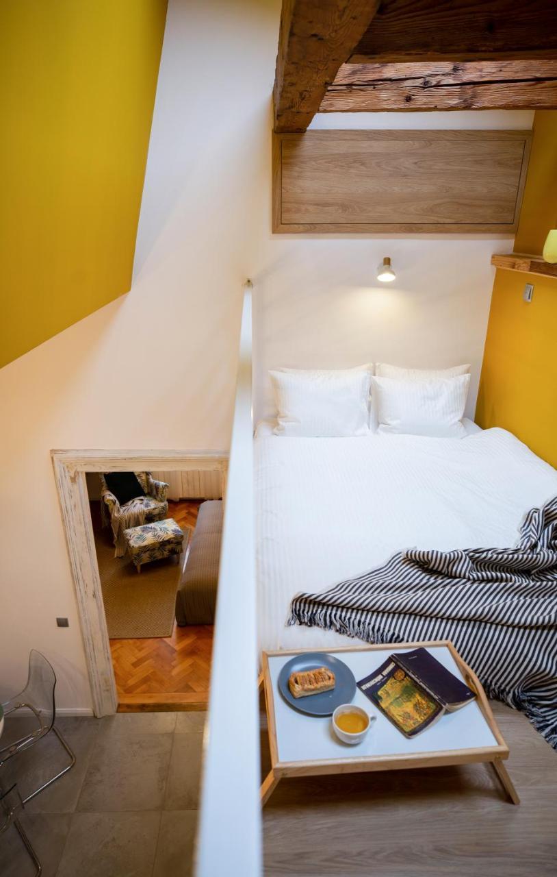 קלוז'-נאפוקה Yellow Apartment מראה חיצוני תמונה