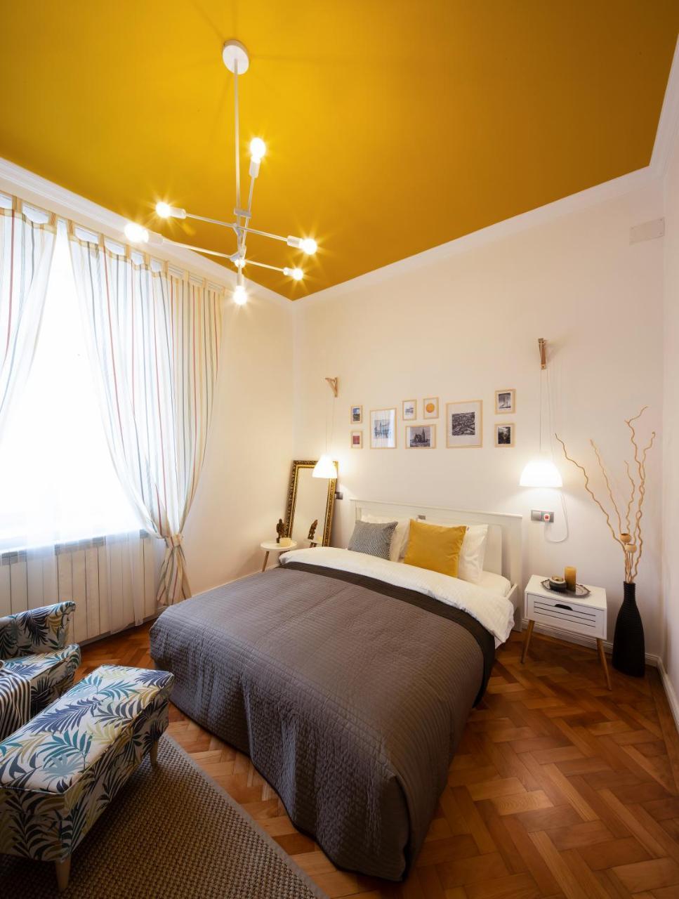 קלוז'-נאפוקה Yellow Apartment מראה חיצוני תמונה